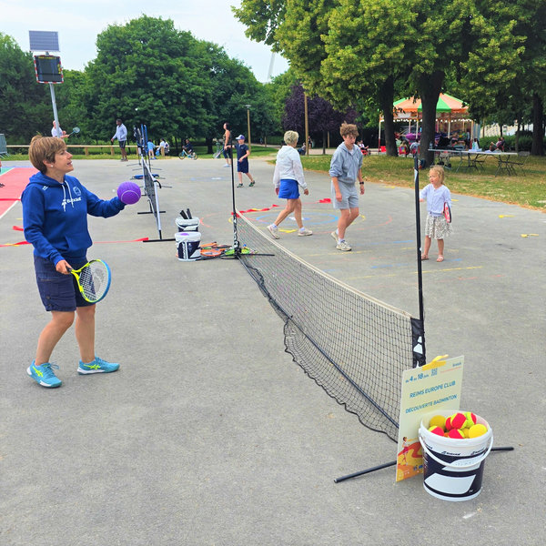 BADMINTON